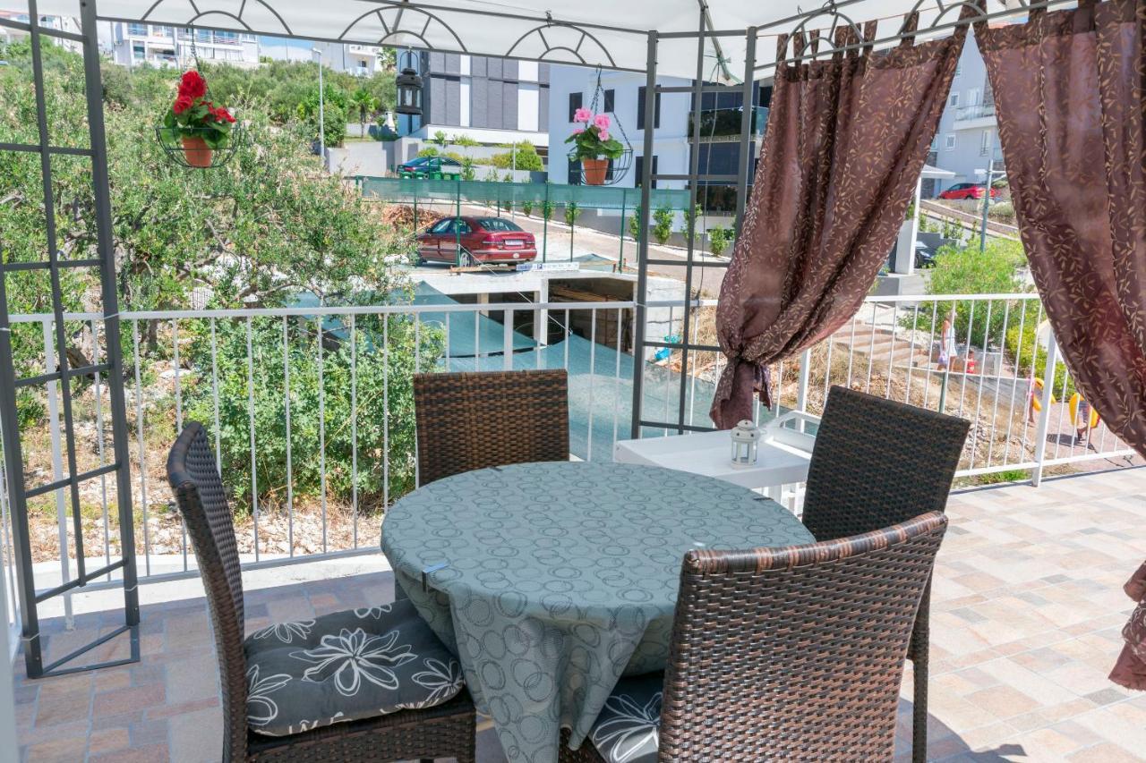 Apartments Zmika Primošten Екстериор снимка