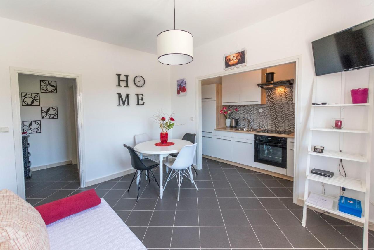 Apartments Zmika Primošten Екстериор снимка