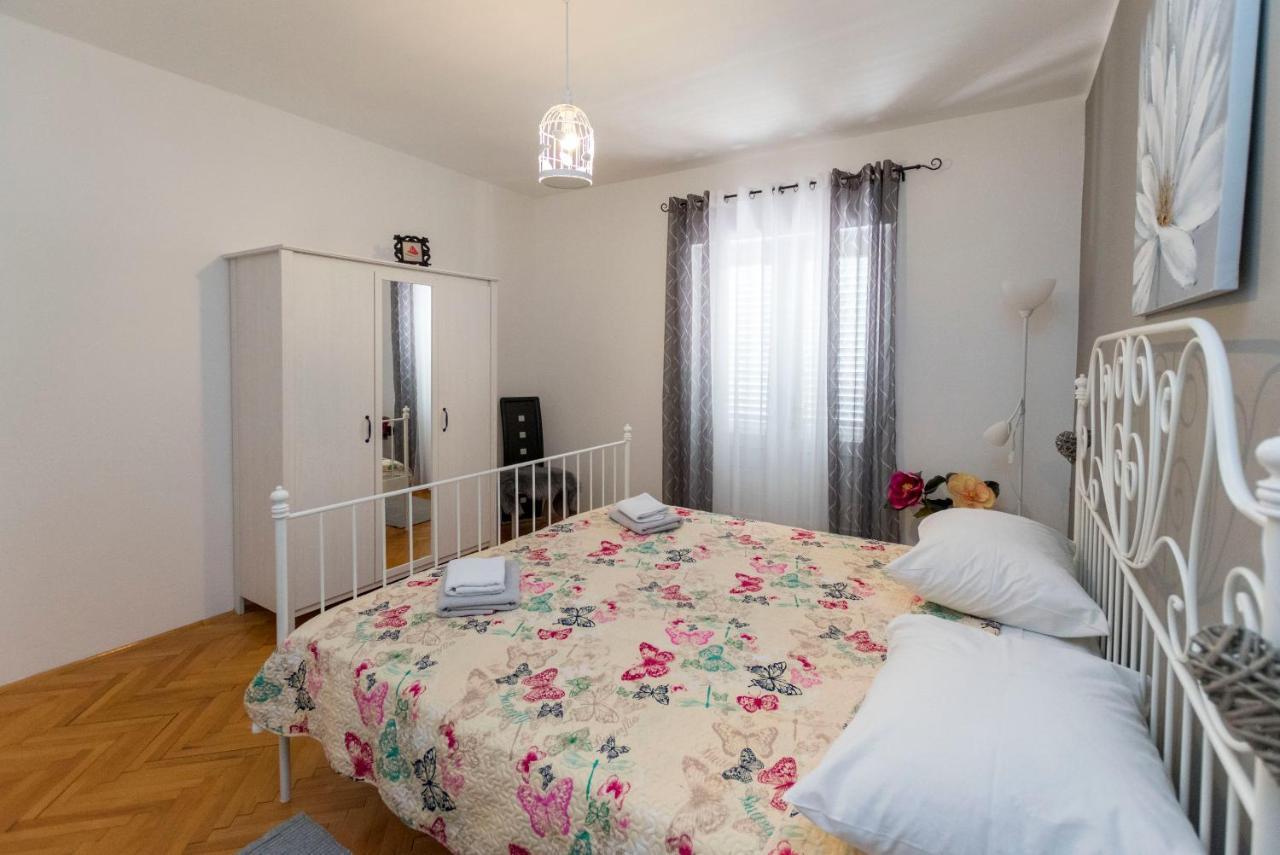 Apartments Zmika Primošten Екстериор снимка