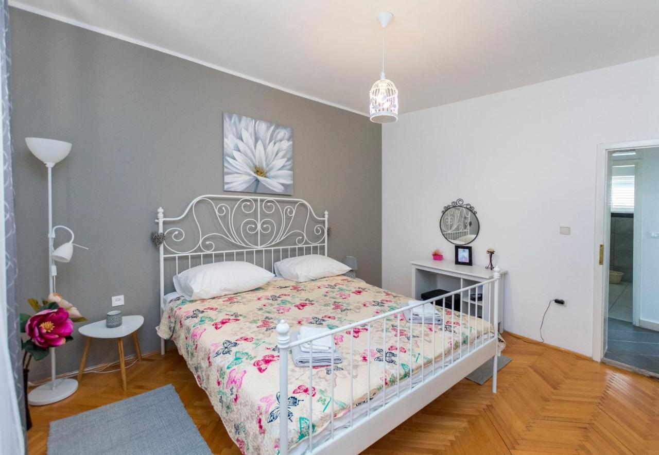 Apartments Zmika Primošten Екстериор снимка