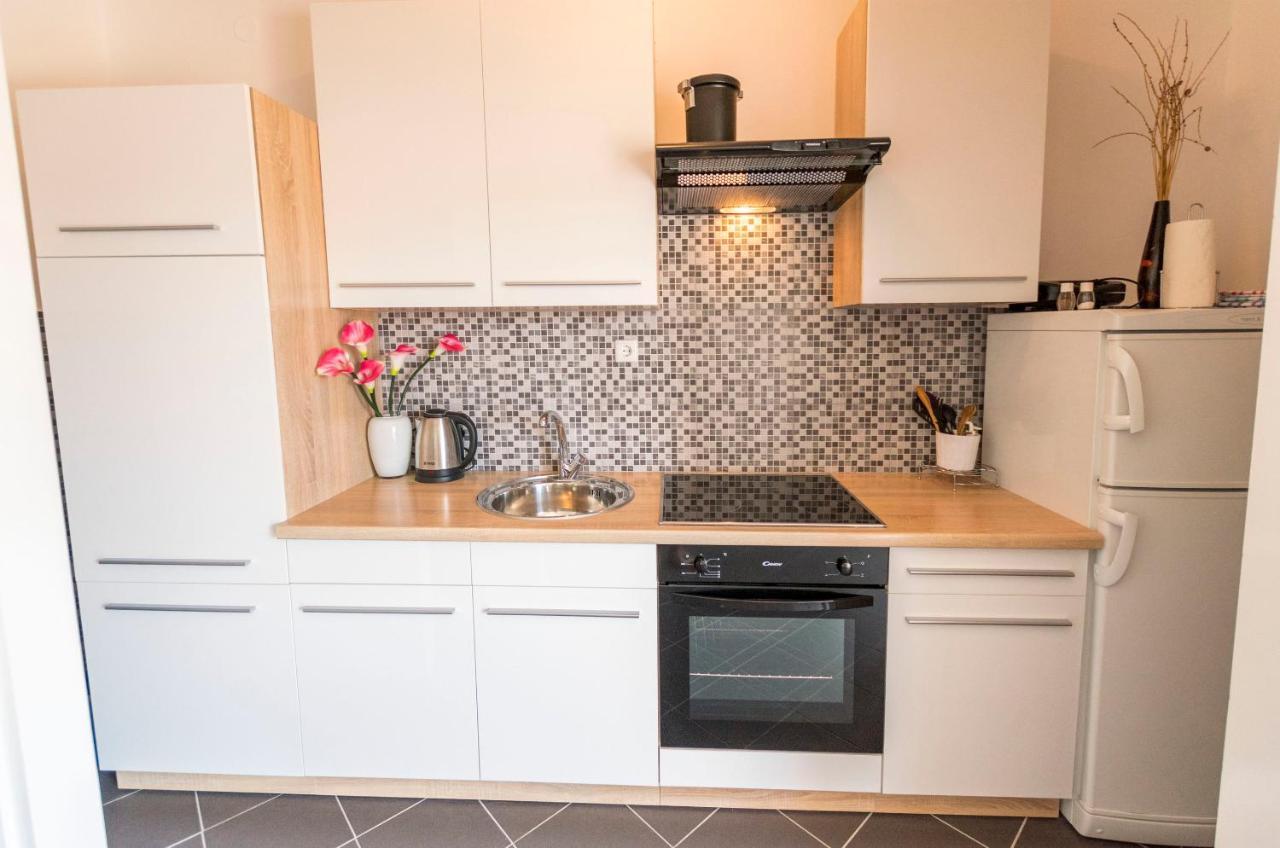 Apartments Zmika Primošten Екстериор снимка