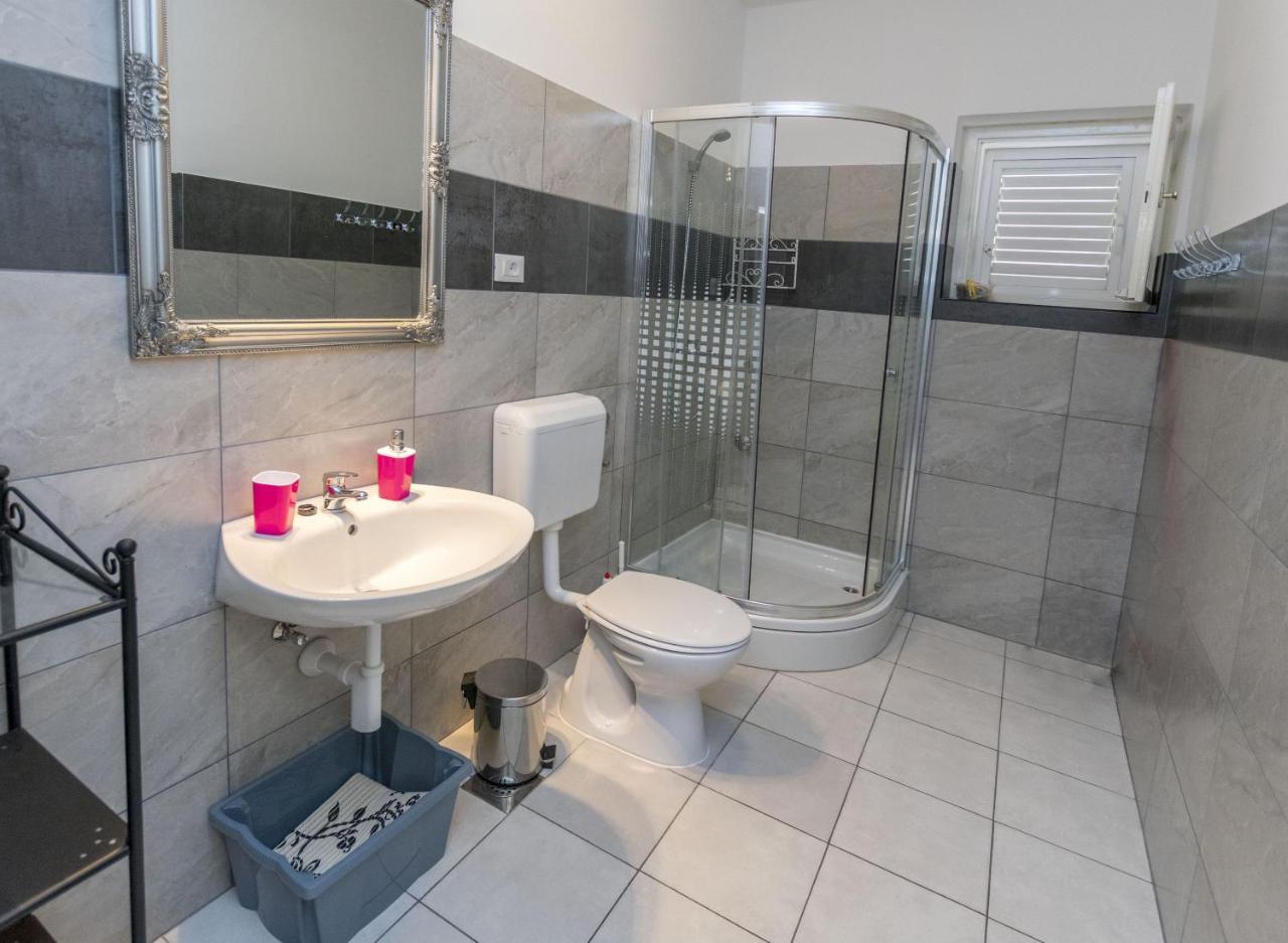 Apartments Zmika Primošten Екстериор снимка